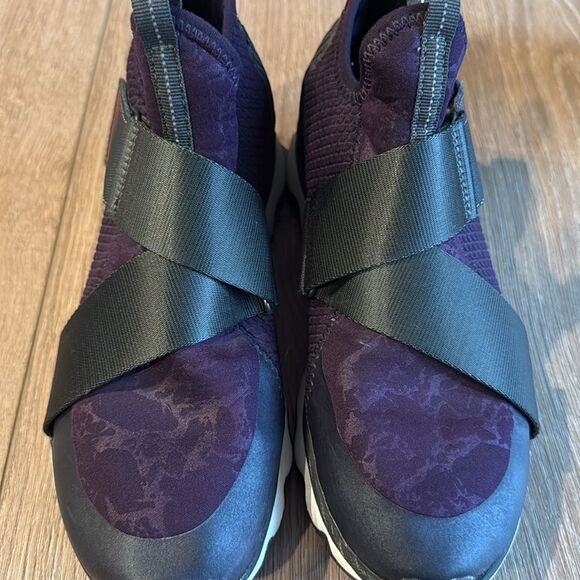 SOREL KINETIC SNEAKER IN DARK PLUM NEARLY NEW SIZE 8 - Picture 6 of 11